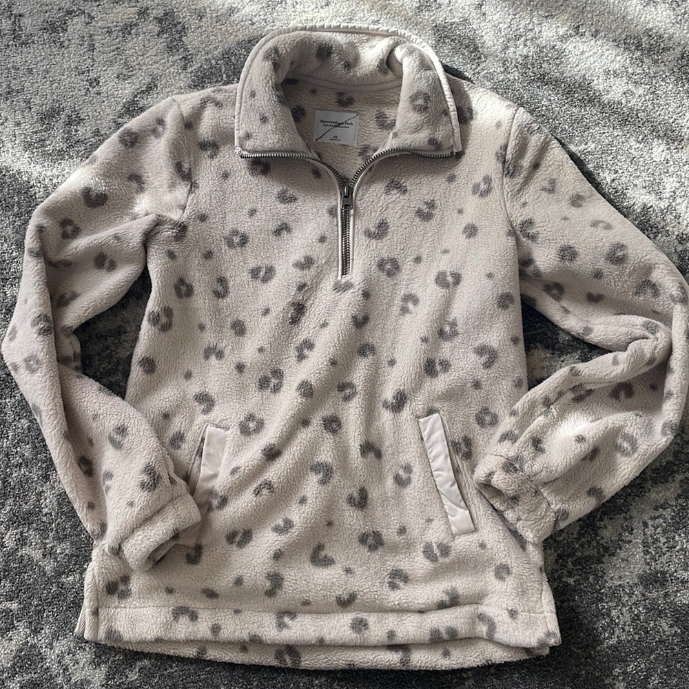 Abercrombie & Fitch Fleece Sweater